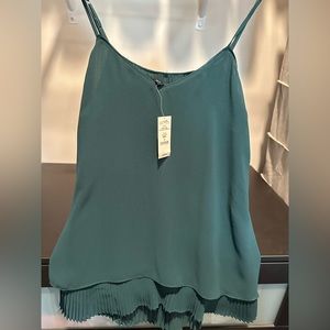 White House black market green top NWT